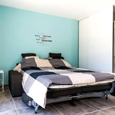 En Pierre U Pinu, 2 Personnes, Muratello, 6 Kms De Vecchio