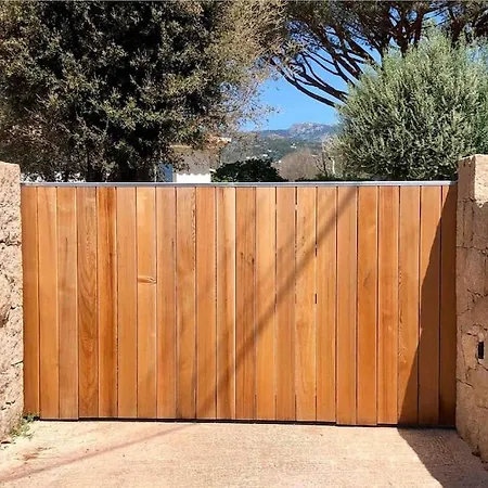 En Pierre U Pinu, 2 Personnes, Muratello, 6 Kms De Vecchio