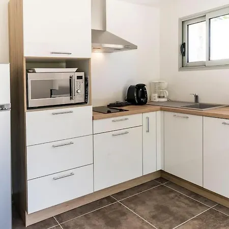 En Pierre U Pinu, 2 Personnes, Muratello, 6 Kms De Vecchio Porto Vecchio